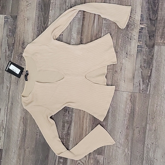 PrettyLittleThing Tops - Women's crop top